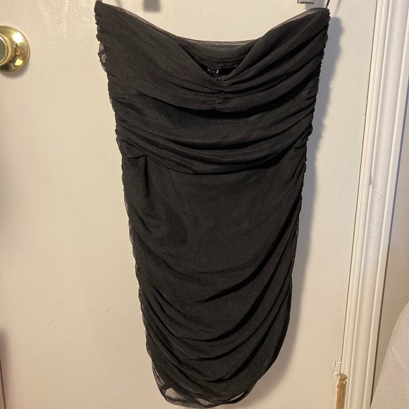 Black Textured Body Con Dress - Picture 6 of 12